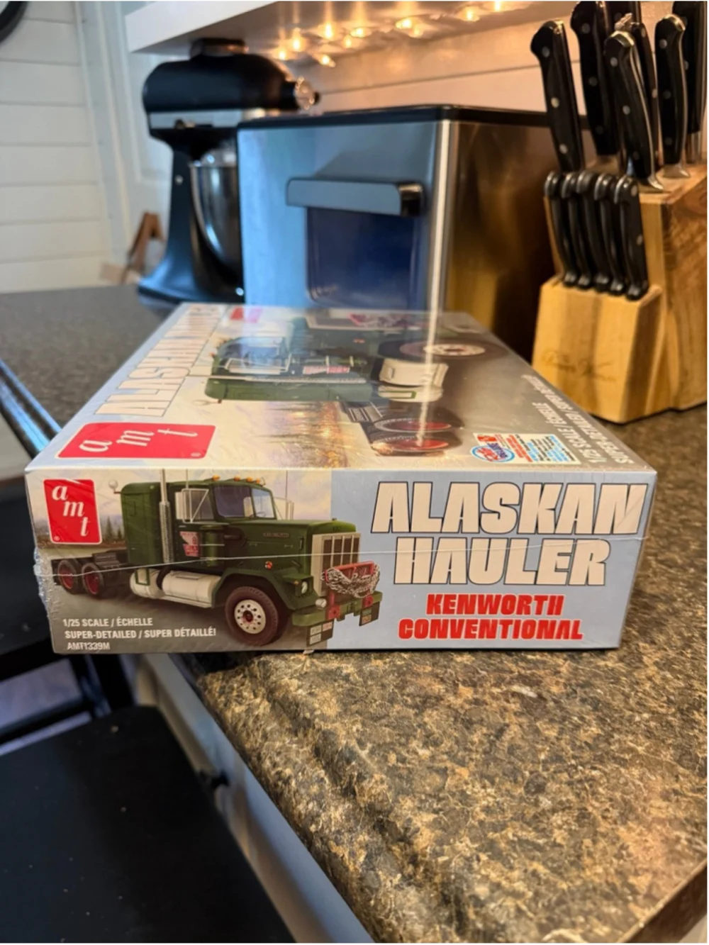 AMT 1:25 SCALE ALASKAN HAULER Kenworth Semi Truck MODEL KIT #1339~NEW in BOX